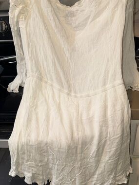 Rue21 White Long-Sleeve Textured romper